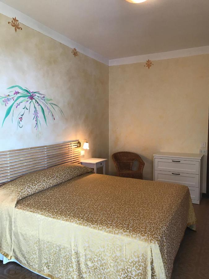 Albergo Villa Angela Toscolano Maderno Exterior photo