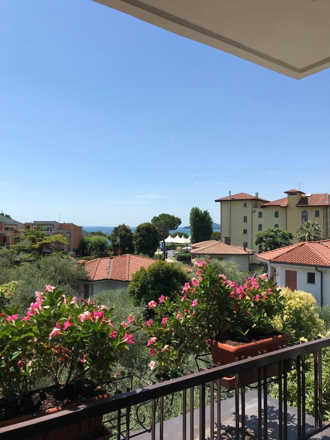 Albergo Villa Angela Toscolano Maderno Exterior photo